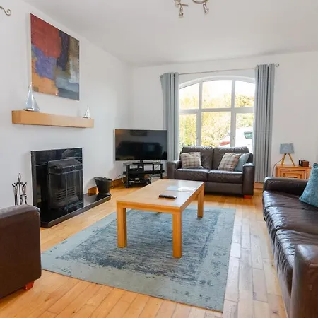 Village * Rathmullan