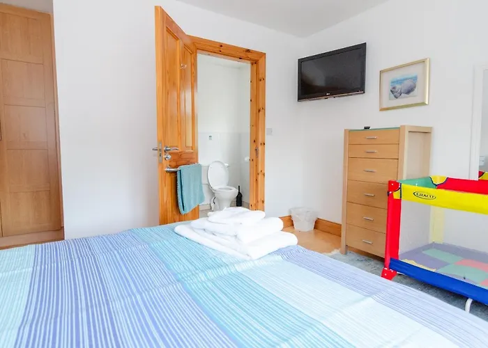 Village * Rathmullan